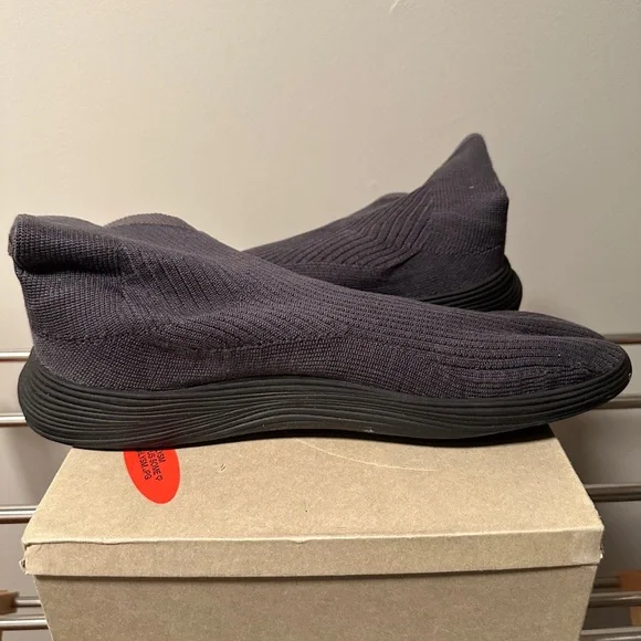 ILYSM Tabi Shoes - Picture 6 of 7